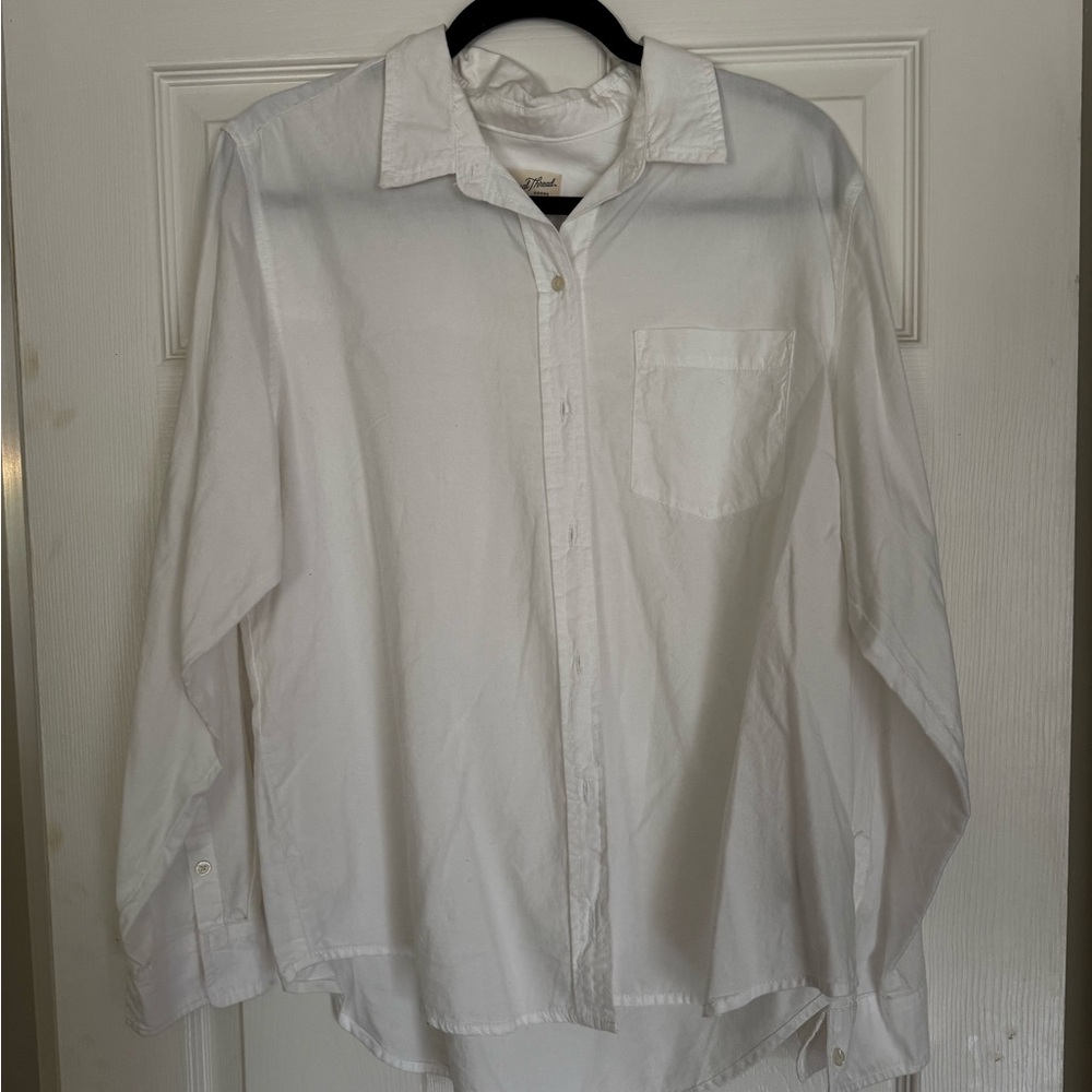 Classic Women’s White Button down Shirt